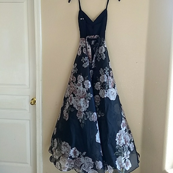 Eliza J - Picture 3 of 4